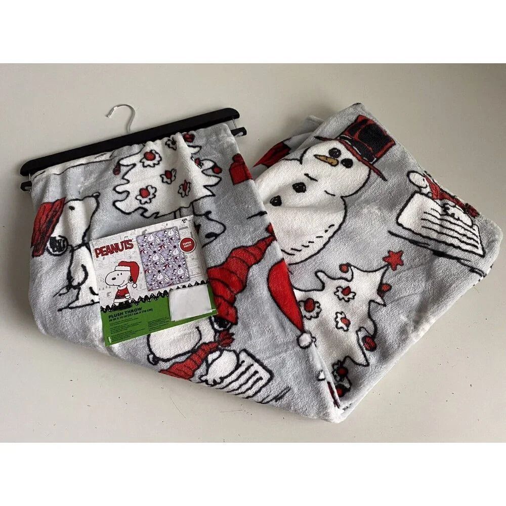 Peanuts Snoopy Snowman Throw Blanket Christmas Tree Snow Skiing Ice Skating NEW